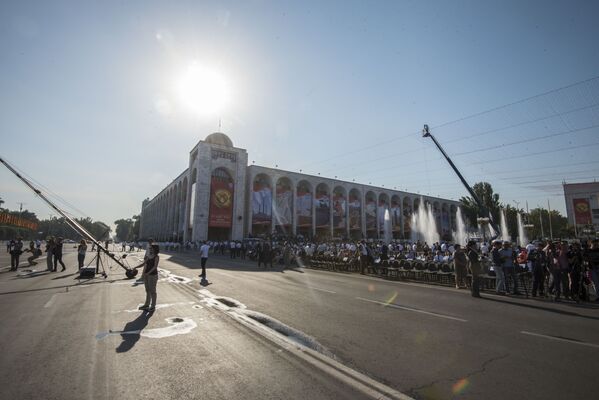 Празднование 26-летия независимости КР на площади Ала-Тоо в Бишкеке - Sputnik Кыргызстан