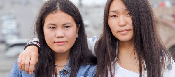 Ты супер! Танцы эл аралык долбооруна катышып жаткан кыргызстандык катышуучулар Айдана Шатемирова жана Нуриза Көчкөнбай кызы - Sputnik Кыргызстан