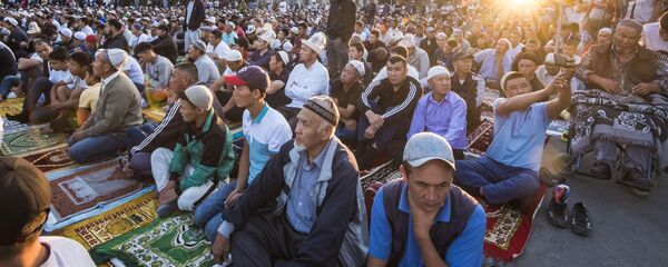 Айт-намаз на старой площади Бишкека - Sputnik Кыргызстан