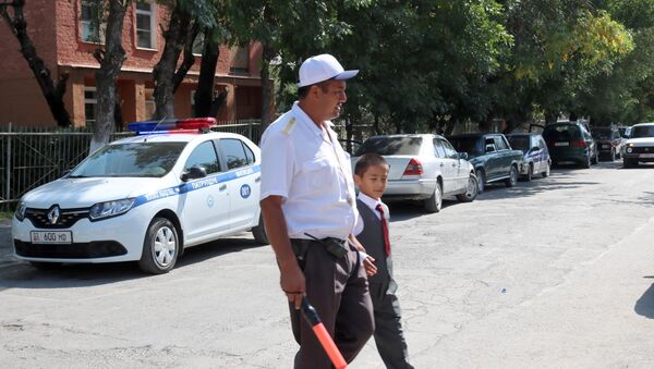Разъяснительная работа милиции в школах Джалал-Абада - Sputnik Кыргызстан