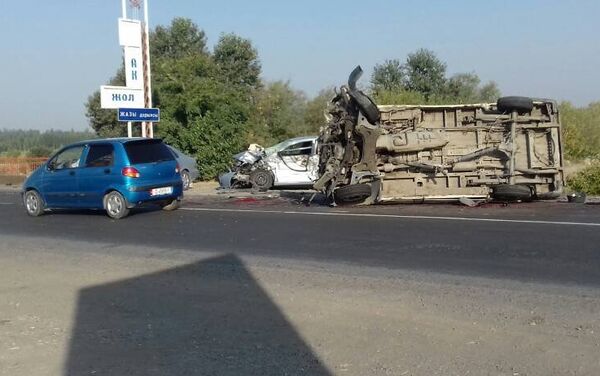 На трассе Бишкек — Ош произошла авария с участием трех автомобилей - Sputnik Кыргызстан