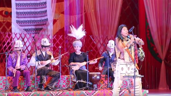 Лео Рохас и кыргызский ансамбль исполнили мелодию Полет кондора - Sputnik Кыргызстан