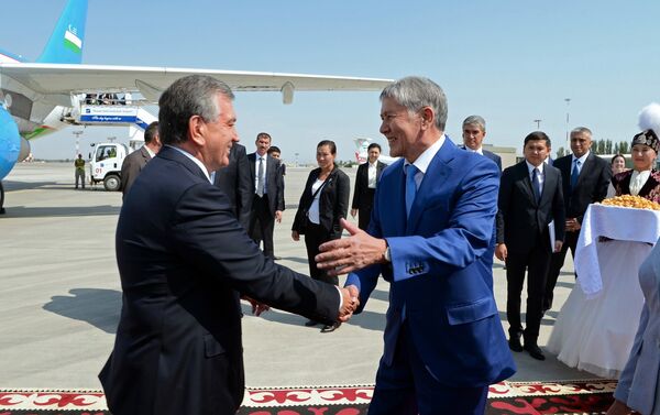 Узбекского президента сопровождает его супруга Зироатхон Хошимова - Sputnik Кыргызстан