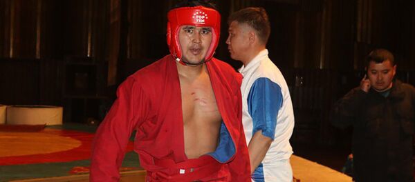 Тазалык муниципалдык ишканасынын кызматкери Мелис Жолдошев жоокердик өнөр боюнча Азия оюндарында Кыргызстандын намысын коргойт Тазалык муниципалдык ишканасынын кызматкери Мелис Жолдошев жоокердик өнөр боюнча Азия оюндарында Кыргызстандын намысын коргойт - Sputnik Кыргызстан