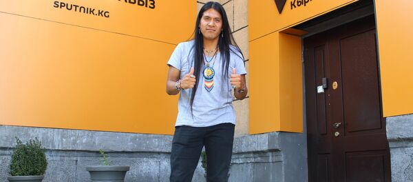 Эквадорский исполнитель, пан-флейтист Лео Рохас - Sputnik Кыргызстан