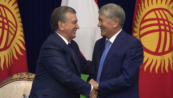 О прорывных договоренностях между РУз и КР — кадры выступлений президентов - Sputnik Кыргызстан