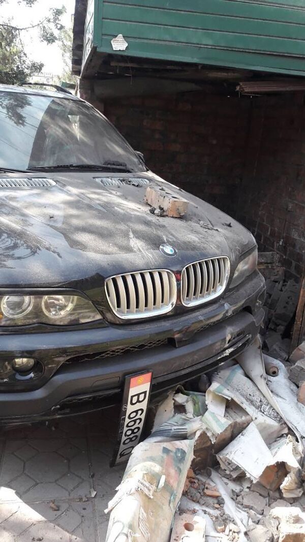 В Бишкеке легковушка протаранила два автомобиля - Sputnik Кыргызстан