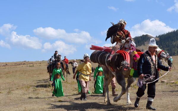 В Иссык-Кульской области состоялся Фестиваль традиционной охоты (салбурун) - Sputnik Кыргызстан