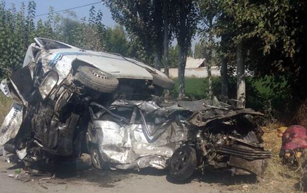 В результате аварии погибли два человека, пострадали пятеро. - Sputnik Кыргызстан