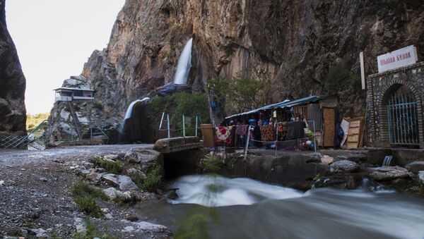 Водопад Абшир-Ата в долине Абшир-Сай - Sputnik Кыргызстан