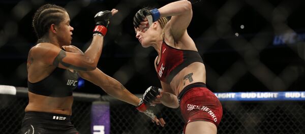 Бой Валентины Шевчкенко в Амандой Нуньес - Sputnik Кыргызстан