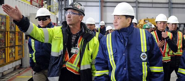 Рабочая поездка Сапара Исакова с деятельностью горнодобывающей компании Kumtor Gold Company - Sputnik Кыргызстан