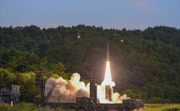 АКШ менен Түштүк Кореянын биргелешкен машыгуусунда Hyunmoo II баллистикалык ракетасы учурулду - Sputnik Кыргызстан