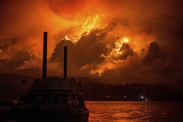 Лесные пожары в Орегоне. США - Sputnik Кыргызстан