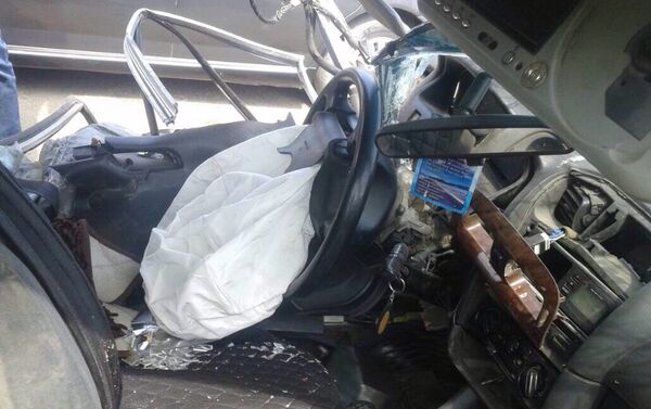 2 сентября на объездной дороге близ села Ивановка Чуйской области внедорожник Toyota Land Cruiser столкнулся с Mazda, два человека погибли, семеро пострадали - Sputnik Кыргызстан