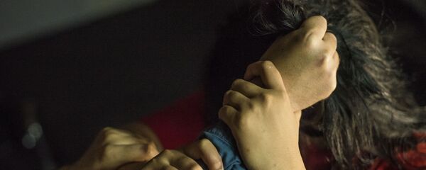 Случаи насилия над женщинами - Sputnik Кыргызстан