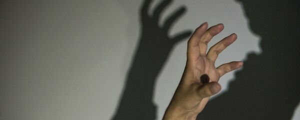 Случаи насилия над женщинами - Sputnik Кыргызстан