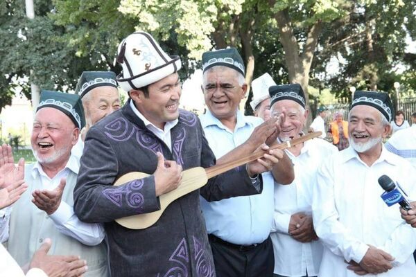 Акын импровизатор, комузчу Идирис Айитбаев - Sputnik Кыргызстан