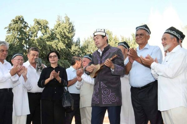 Акын импровизатор, комузчу Идирис Айитбаев - Sputnik Кыргызстан