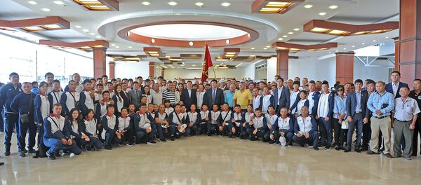 Торжественная церемония проводов спортивной делегации Кыргызстана для участия в V Азиатских играх Торжественная церемония проводов спортивной делегации Кыргызстана для участия в V Азиатских играх - Sputnik Кыргызстан