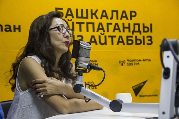 Артистка театра и кино, заслуженная артистка Кырыгзстана Шайыр Касымалиева Артистка театра и кино, заслуженная артистка Кырыгзстана Шайыр Касымалиева - Sputnik Кыргызстан