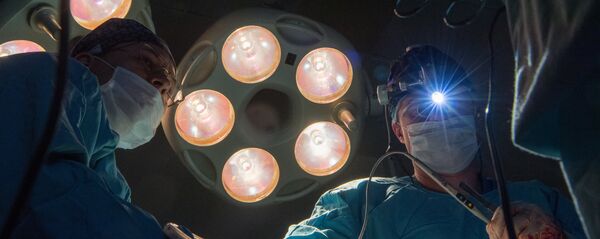 Операция в клинике урологии - Sputnik Кыргызстан