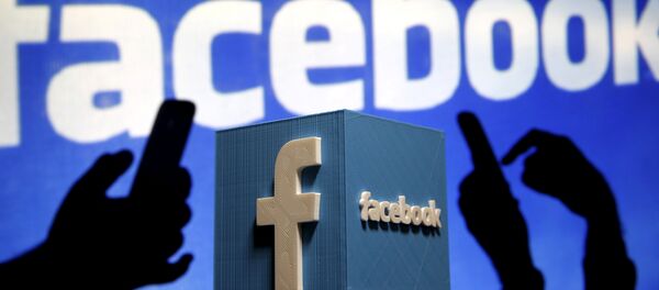 Логотип Facebook. Архивное фото - Sputnik Кыргызстан