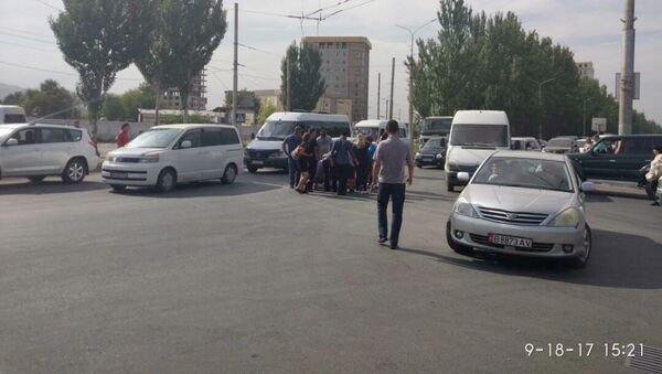Наезд на пешехода  в 12-м микрорайоне - Sputnik Кыргызстан