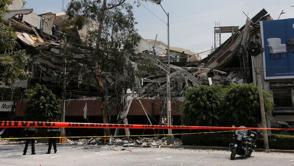 Последствия сильного землетрясения в Мехико - Sputnik Кыргызстан