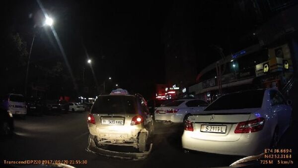 ДТП с участием трех машин в центре столицы - Sputnik Кыргызстан