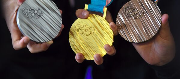 Презентация медалей зимней Олимпиады 2018 года в Пхенчхане - Sputnik Кыргызстан