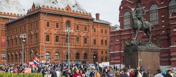 Памятник Георгию Жукову в центре Москвы - Sputnik Кыргызстан