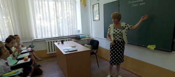 Кыргыз тилчи Людмила Войтышина: мага орус тилинен сабак берүү татаал - Sputnik Кыргызстан