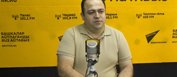 Стоматолог из Ирана Рабет Амирджавад во время интервью Sputnik Кыргызстан - Sputnik Кыргызстан