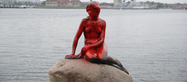 Статуя Русалочка в Копенгагене - Sputnik Кыргызстан