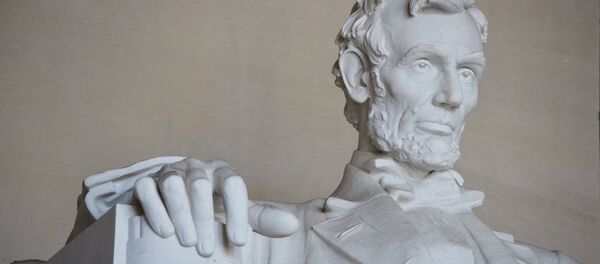 Статуя шестнадцатого президента США Авраама Линкольна в Вашингтоне. Архивное фото - Sputnik Кыргызстан