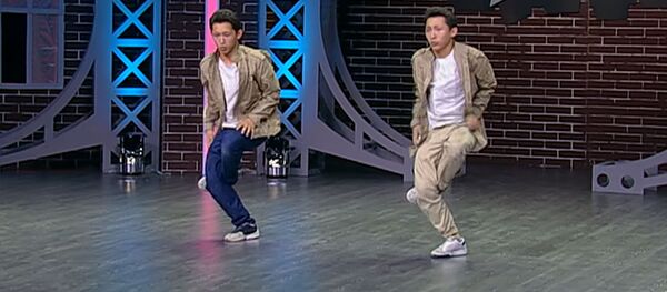 Близнецы-танцоры из КР вновь поразили жюри. На этот раз в Казахстане - Sputnik Кыргызстан