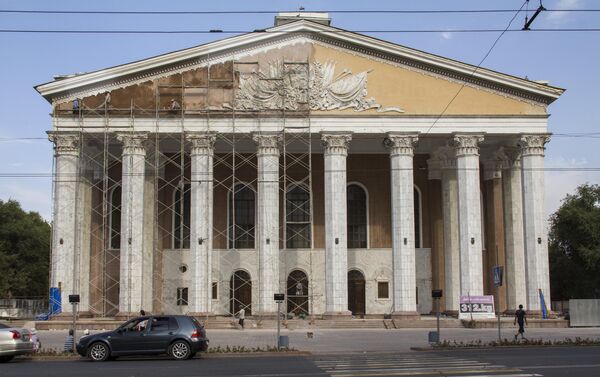 Реконструкция здания театра оперы и балета имени А. Малдыбаева в Бишкеке - Sputnik Кыргызстан