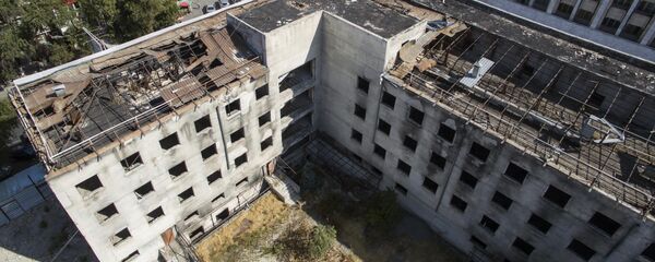 Өрттөнүп кеткен Башкы прокуратуранын эски имаратыны. Архив - Sputnik Кыргызстан