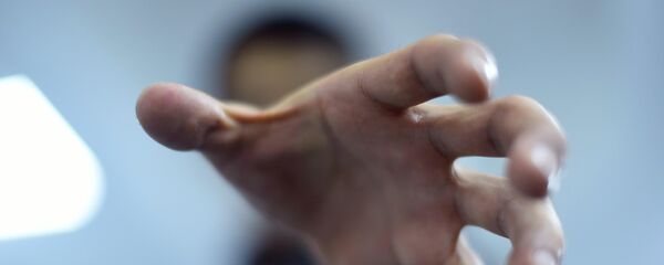 Эркек адамдын колу. Архив - Sputnik Кыргызстан