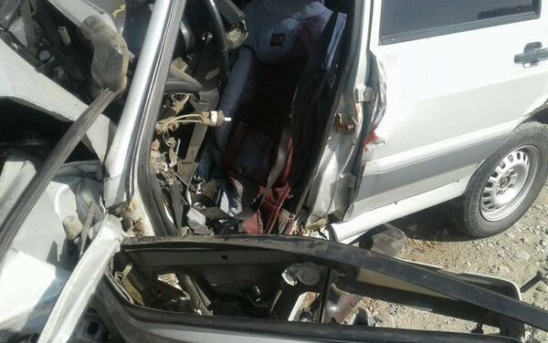 Honda Fit менен ВАЗ-2199 (Лада-Самара) үлгүсүндөгү унаа кагышкан. - Sputnik Кыргызстан