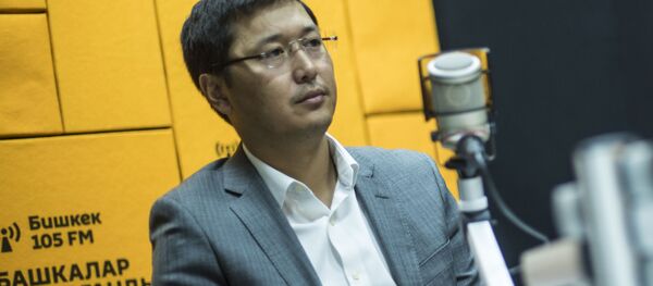 Заместитель Председателя Правления ОАО 'Кыргызалтын' по экономике, финансам и инвестициям Бектур Сагынов - Sputnik Кыргызстан