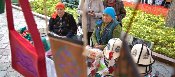 Ежегодная благотворительная ярмарка От сердца к сердцу в Бишкеке - Sputnik Кыргызстан