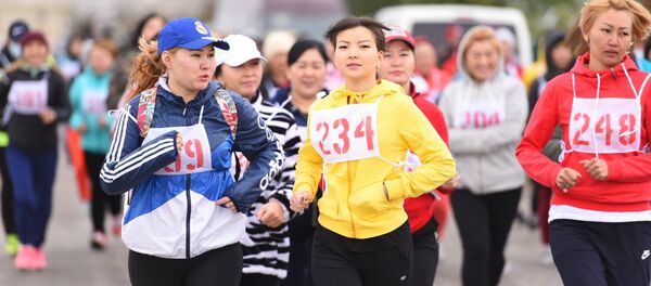 Массовый забег осужденных и сотрудников ГСИН - Sputnik Кыргызстан