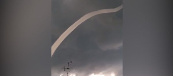 Япониядагы асмандан аркан сыяктуу түшкөн булуттун видеосу Япониядагы асмандан аркан сыяктуу түшкөн булуттун видеосу - Sputnik Кыргызстан