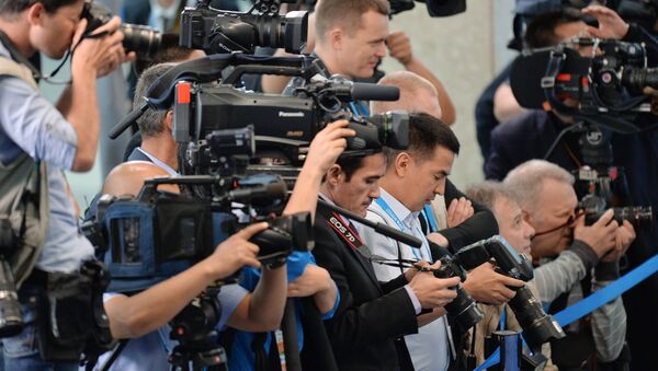 Работа Международного пресс-центра саммитов БРИКС и ШОС - Sputnik Кыргызстан
