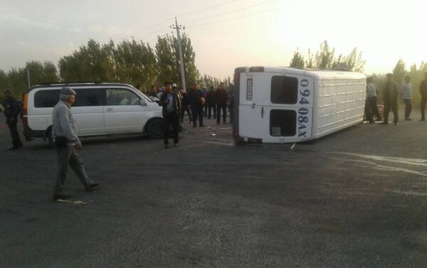 Шестерых учеников отвезли в больницу, троих отпустили домой после осмотра. - Sputnik Кыргызстан