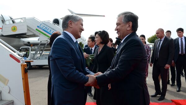 Государственный визит Алмазбека Атамбаева в Узбекистан - Sputnik Кыргызстан
