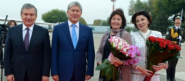 Государственный визит Алмазбека Атамбаева в Узбекистан - Sputnik Кыргызстан