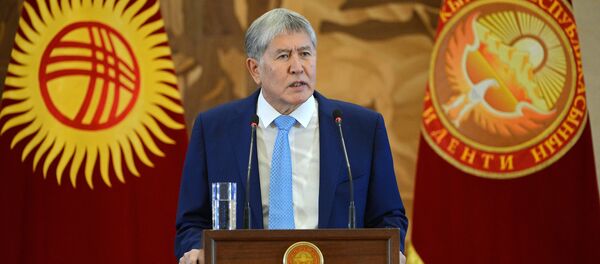Кыргызстандын президенти Алмазбек Атамбаевдин архивдик сүрөтү - Sputnik Кыргызстан